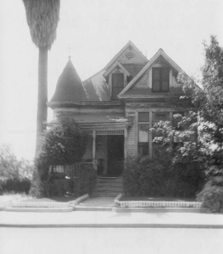 Bunker Hill Avenue residence