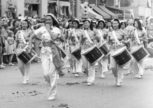 Mei Wah Drum Corps parade