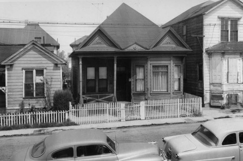 Bunker Hill Avenue residences