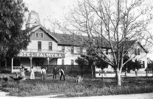 Croquet game at Hotel Palmyra, Orange