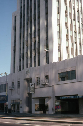 Dominguez-Wilshire Building