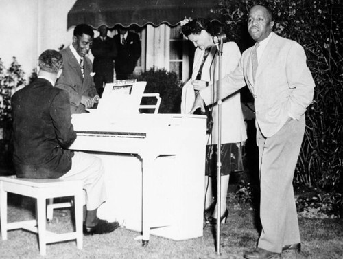 Eddie Green performs with Clarence Muse