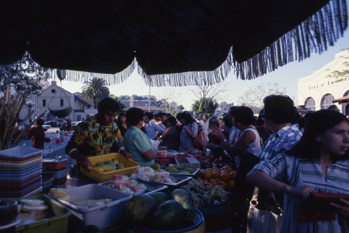 Fruit vendor, La Plaza