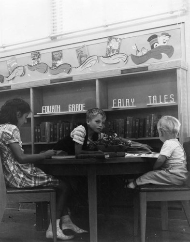 Children reading at San Pedro Branch Library