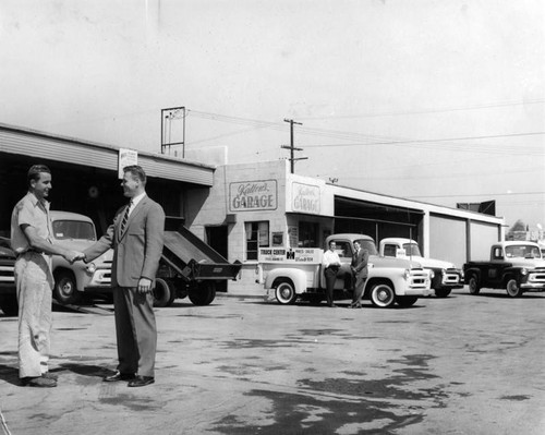 Signs truck franchise