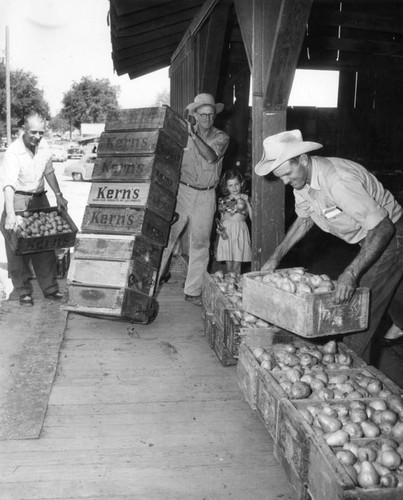 Veteran fruit man