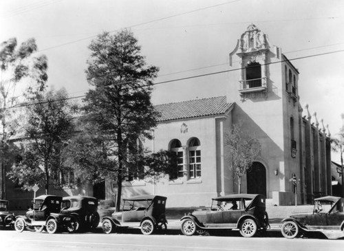 Exterior view of Hollywood Branch Library