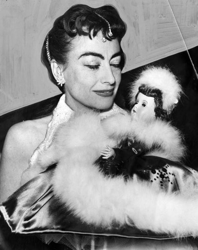 Joan Crawford at premiere