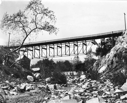 Bridge over Devil's Gate Dam