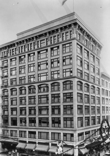 Bullock's ten-story addition