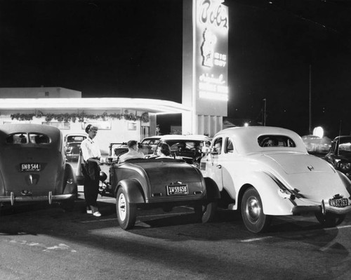 Cars at Bob's Big Boy