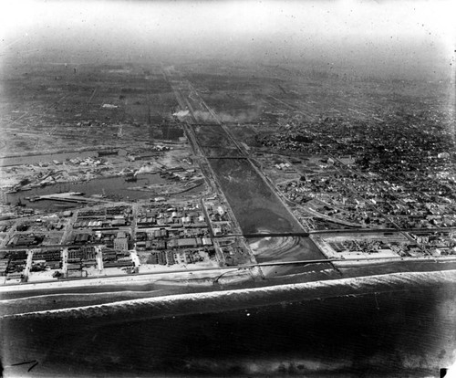 Los Angeles River outlet at Long Beach