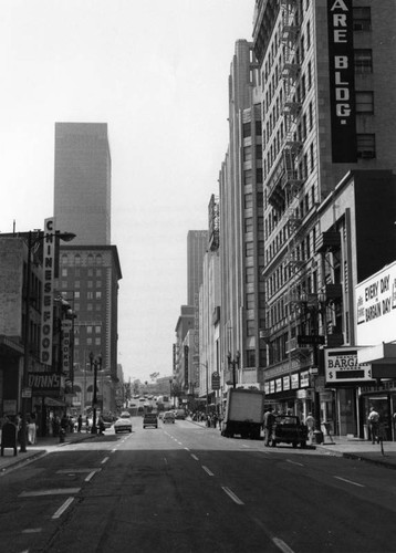 Looking west down 5th St. toward Hill St