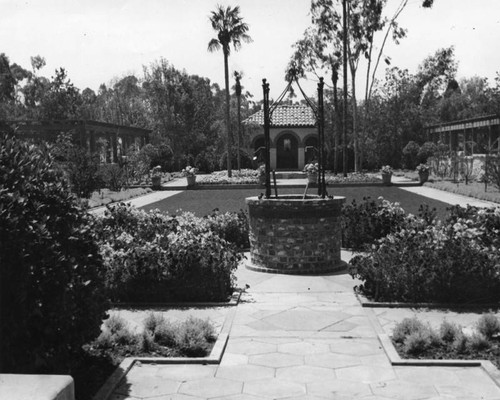 Women's Cottage Garden