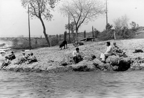 Fishing at Puddingstone