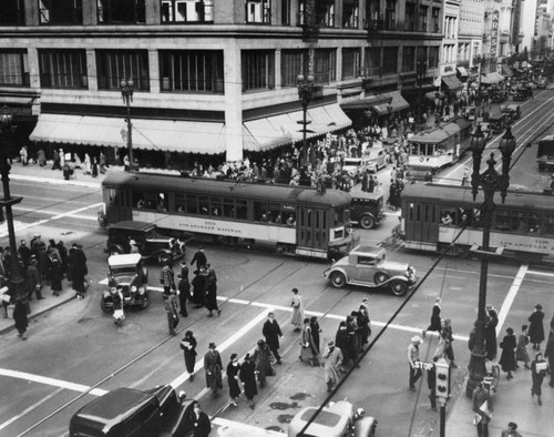 Crowds at 7th & Broadway