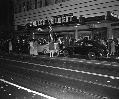 Angeleno's celebrate V-J Day