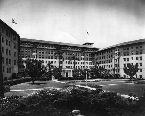 Ambassador Hotel exterior & landscaping