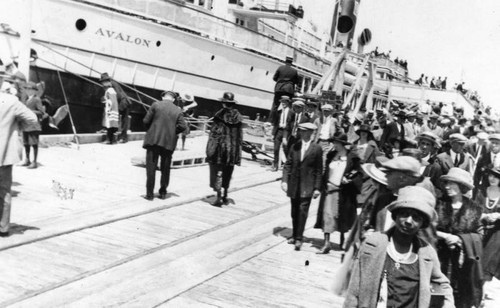 Passengers arriving from Catalina Island