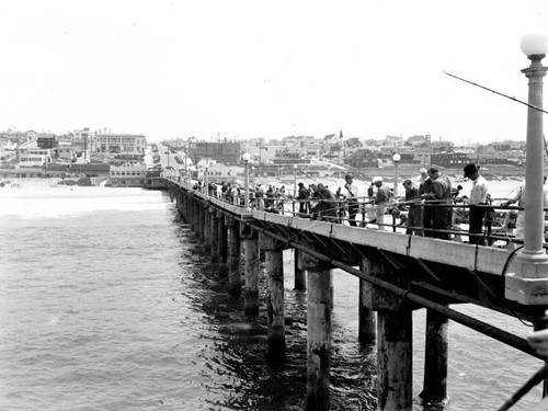 Manhattan Beach pier fishing