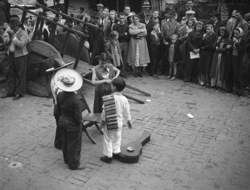 Children street performers