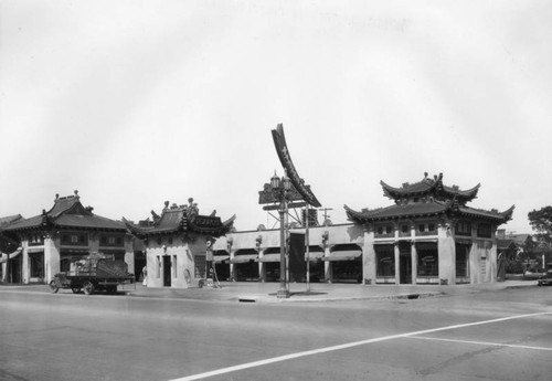 Mandarin Market in Hollywood, view 5