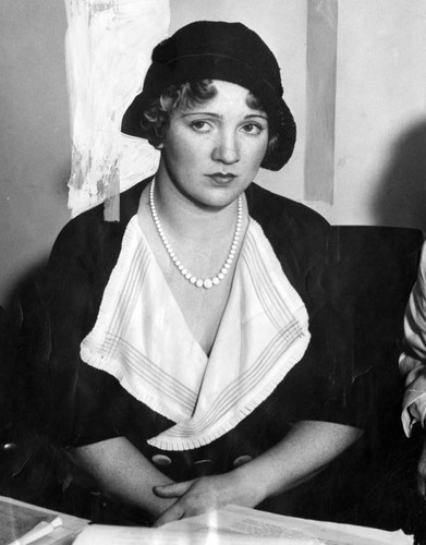 Mary Miles Minter in theft dispute