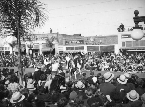 Riding group, 1938 Rose Parade