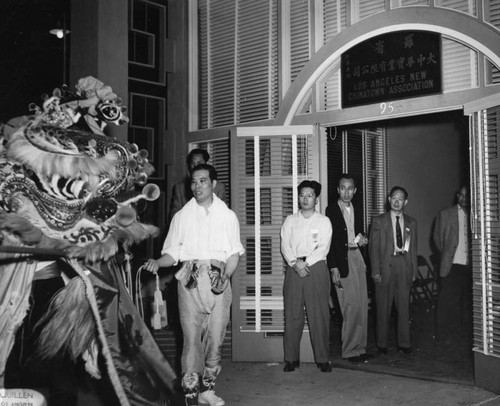 Lion dance in New Chinatown