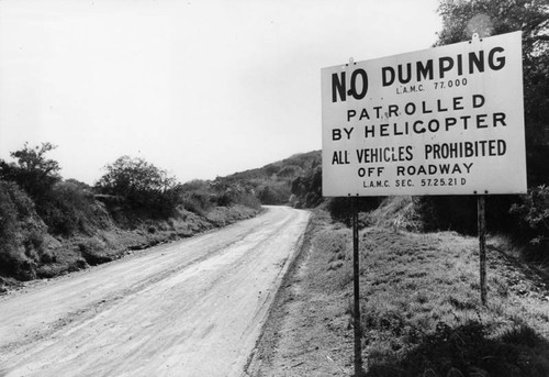 End of Mulholland Drive pavement