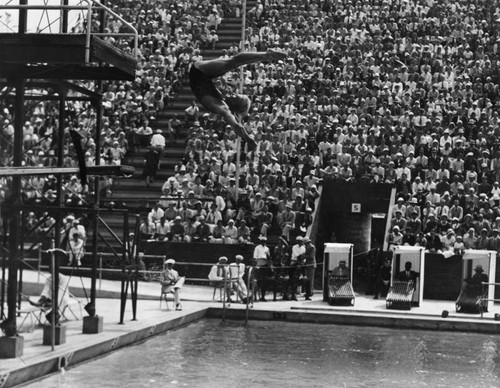 Mickey Riley in a somersault dive