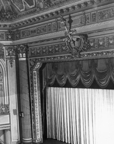 Warner Bros. Downtown Theatre proscenium