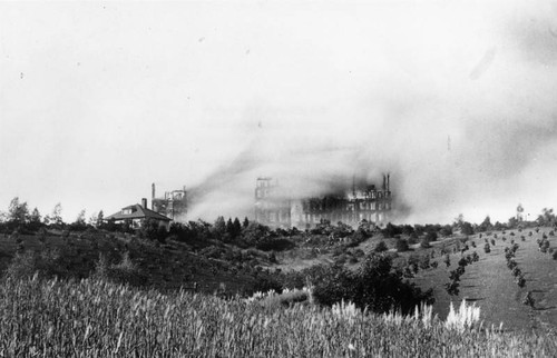 Raymond Hotel engulfed in flames, Pasadena