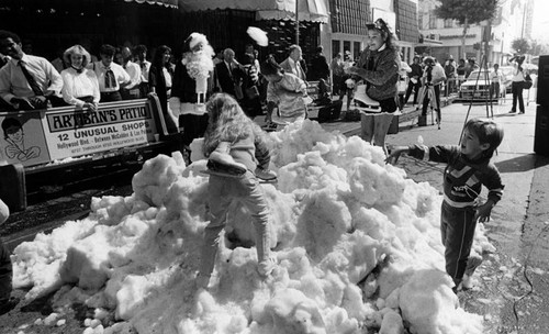 Summertime Christmas on Hollywood Boulevard