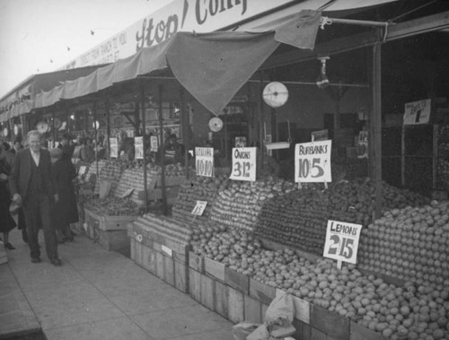 Produce at Neil's Ranch Market in Inglewood