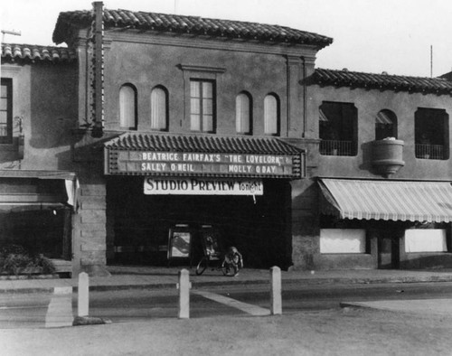 Meralta Theatre, exterior