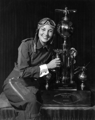 Ruth Elder and "Shell Trophy"