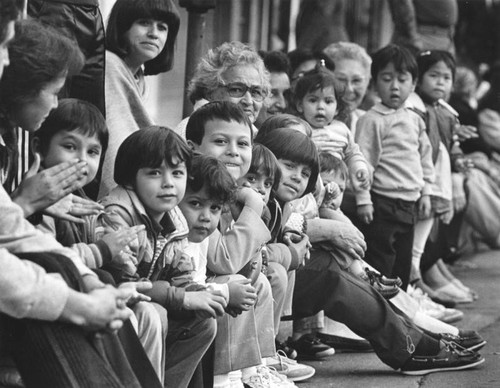 Young spectators at the Shogun Santa parade