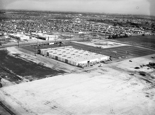 Lakewood, Carson St. and Paramount Blvd., looking northeast