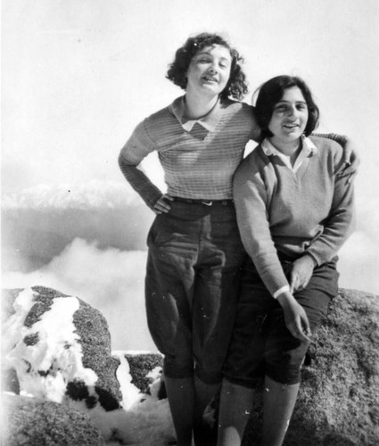 Sisters on top of Mount Wilson