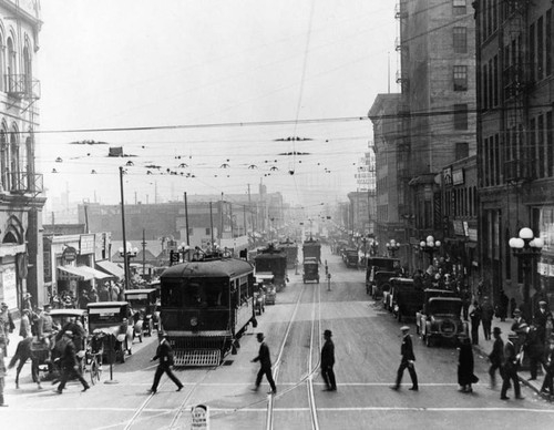 Main & 7th Streets, unknown direction