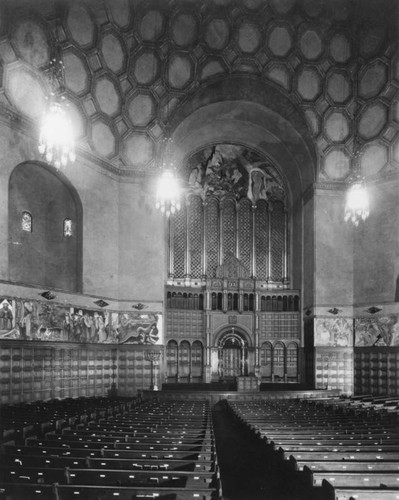 Interior of Wilshire Boulevard Temple