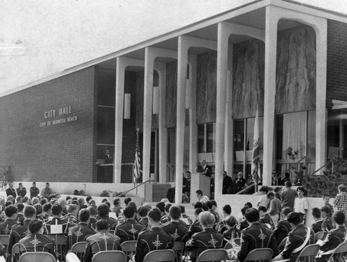 Hermosa Beach city hall dedication