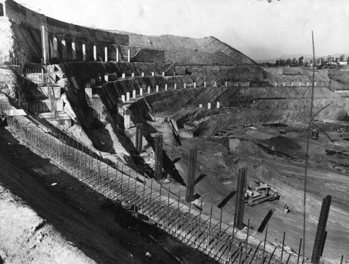 Ramparts rise at top speed for Dodger Stadium