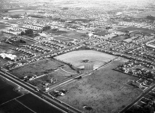 Lincoln Drive-In, Buena Park, looking southeast