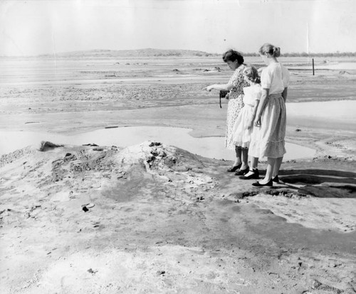 Salton Sea mudpots provide strange view