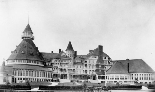 Hotel del Coronado main entrance