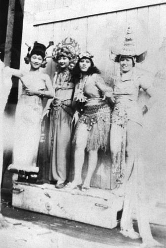 Four Creole dancers