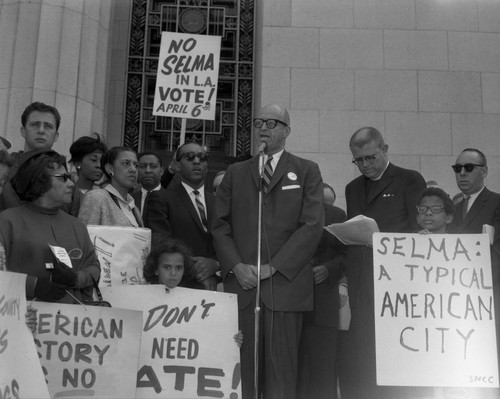 James Roosevelt attends civil rights rally — Calisphere