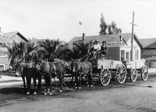 Bailing crew on Gless Street